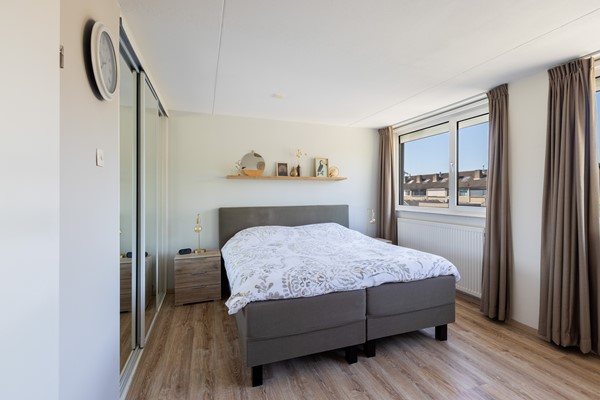 Foto - Te koop: Nette tussenwoning in het gezellige Klundert!